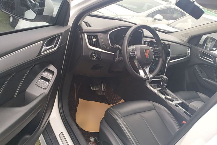 Used Roewe RX5 2018 20T Two-Wheel Drive Automatic Internet Smart Luxury Edition Driver Seat