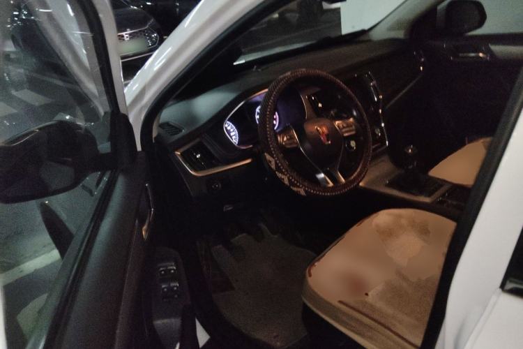 Used Roewe RX5 2018 20T Two-Wheel Drive Manual Flagship Edition Driver Seat