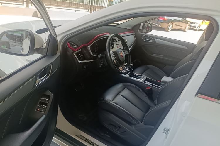 Used Roewe RX5 2018 20T Two-Wheel Drive Automatic Internet Smart Luxury Edition Driver Seat
