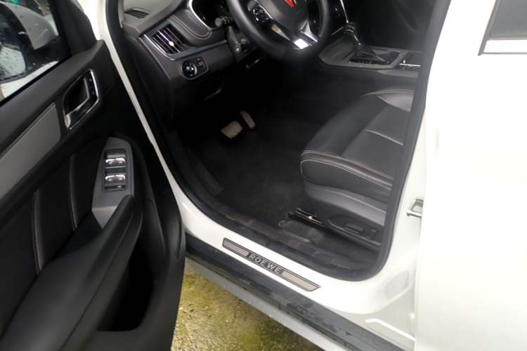 Used Roewe RX5 2018 20T Two-Wheel Drive Automatic Flagship Edition Driver Seat