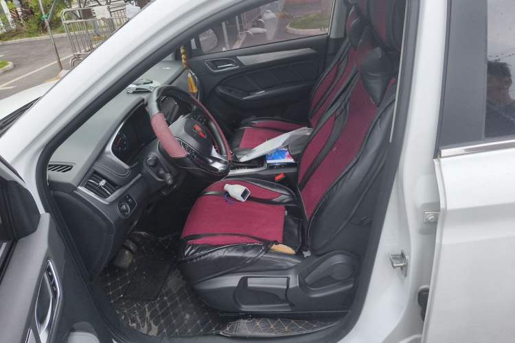 Used Roewe RX5 2018 20T Two-Wheel Drive Automatic Internet Smart Edition Driver Seat
