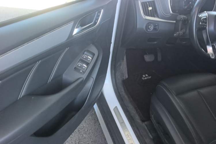 Used Roewe RX5 2018 20T Two-Wheel Drive Automatic Flagship Edition Driver Seat