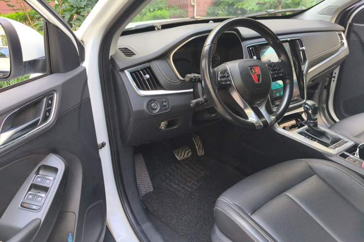 Used Roewe RX5 2018 30T Two-Wheel Drive Automatic Internet Platinum Edition Driver Seat