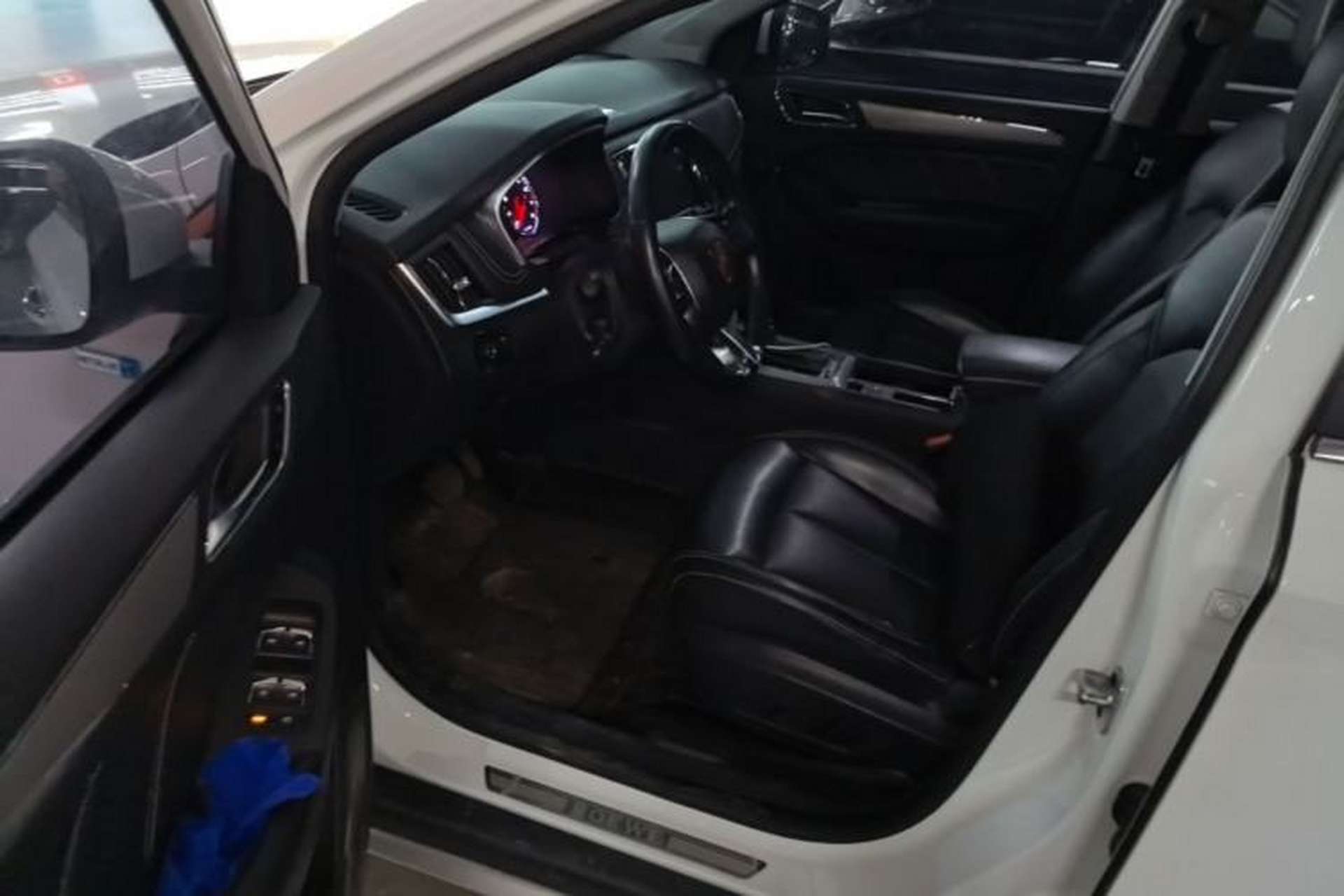 Used Roewe RX5 2018 20T Two-Wheel Drive Automatic Flagship Edition Driver Seat