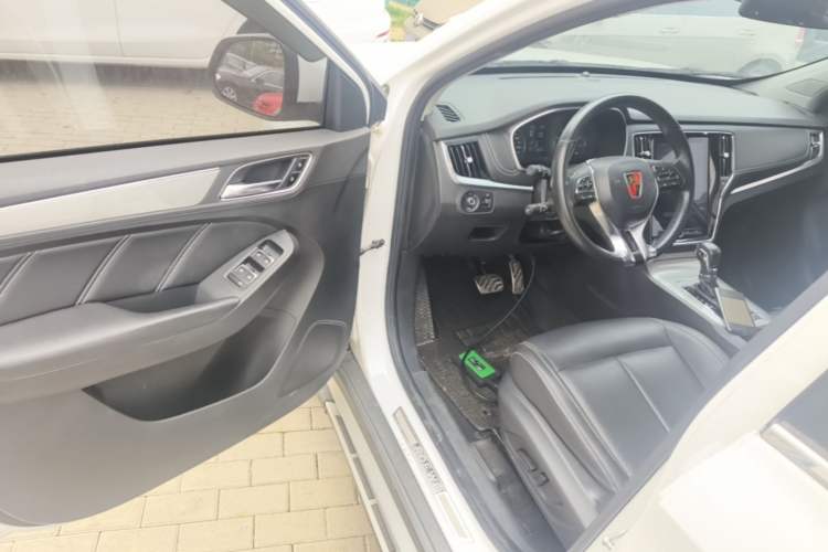 Used Roewe RX5 2018 20T Two-Wheel Drive Automatic Internet Smart Edition Driver Seat