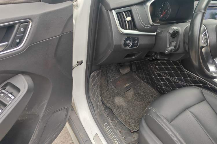 Used Roewe RX5 2018 20T Two-Wheel Drive Automatic Flagship Edition Driver Seat