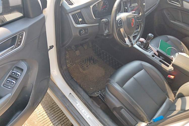Used Roewe RX5 2018 20T Two-Wheel Drive Manual Internet Smart Edition Driver Seat