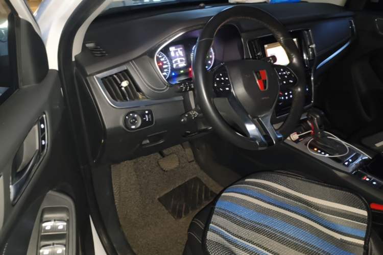 Used Roewe RX5 2018 20T Two-Wheel Drive Automatic Flagship Edition Driver Seat