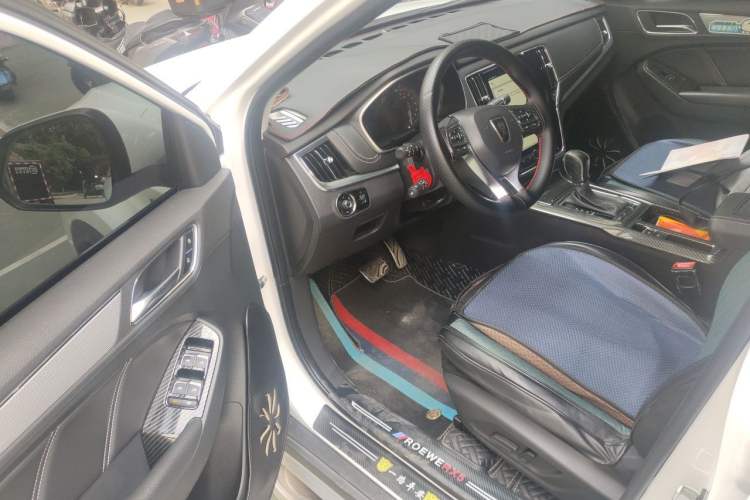 Used Roewe RX5 2018 30T Two-Wheel Drive Automatic Internet Smart Edition Driver Seat