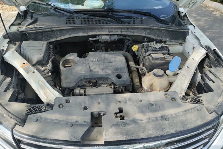 Used Roewe RX5 2018 20T Two-Wheel Drive Manual Flagship Edition Engine Bay