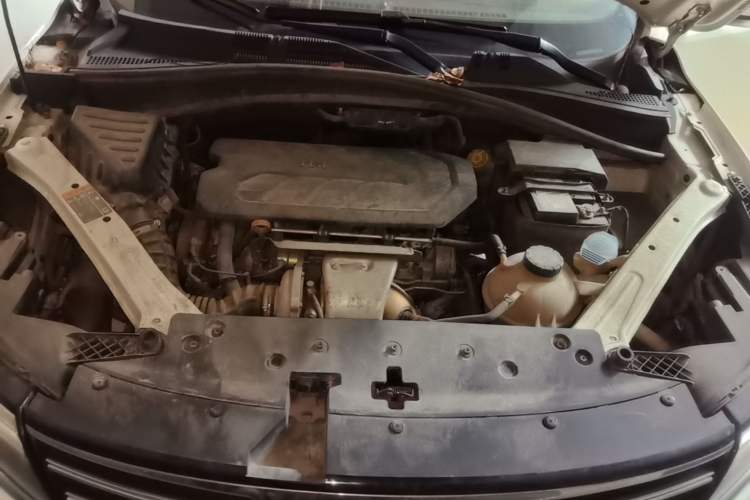Used Roewe RX5 2018 30T Two-Wheel Drive Automatic Internet Smart Edition Engine Bay