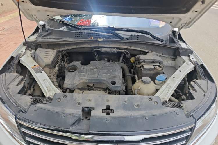 Used Roewe RX5 2018 20T Two-Wheel Drive Automatic Flagship Edition Engine Bay