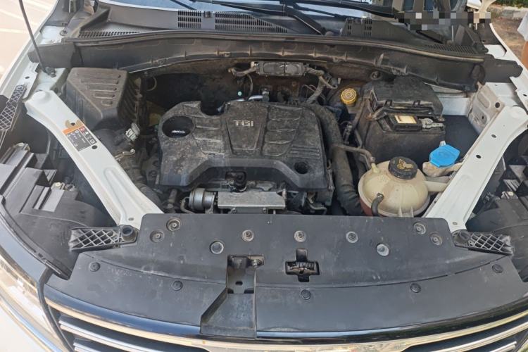 Used Roewe RX5 2018 20T Two-Wheel Drive Automatic Internet Smart Luxury Edition Engine Bay