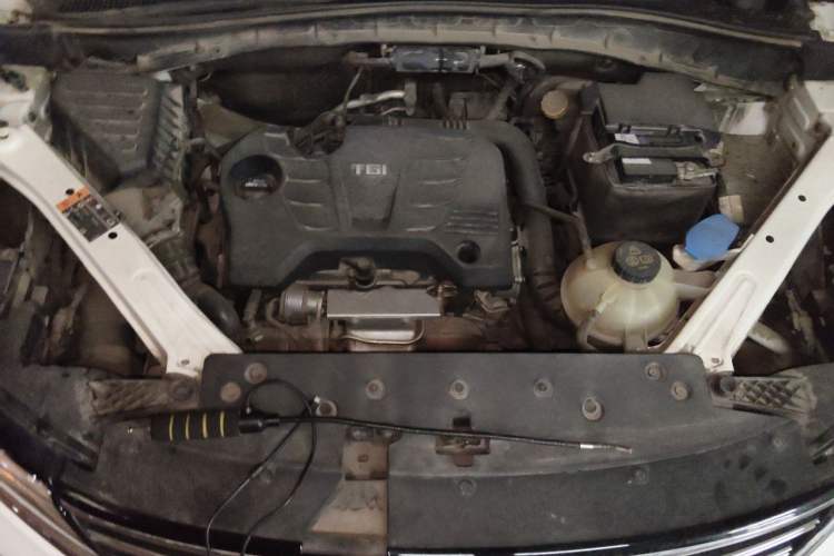 Used Roewe RX5 2018 20T Two-Wheel Drive Manual Flagship Edition Engine Bay
