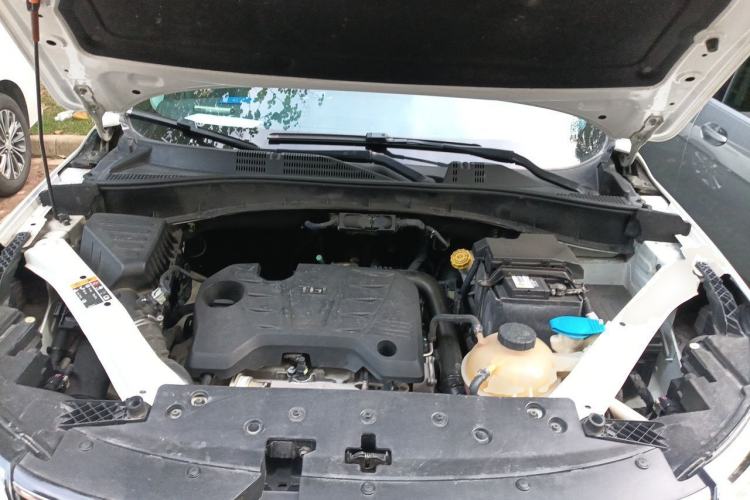 Used Roewe RX5 2018 20T Two-Wheel Drive Automatic Internet Smart Edition Engine Bay
