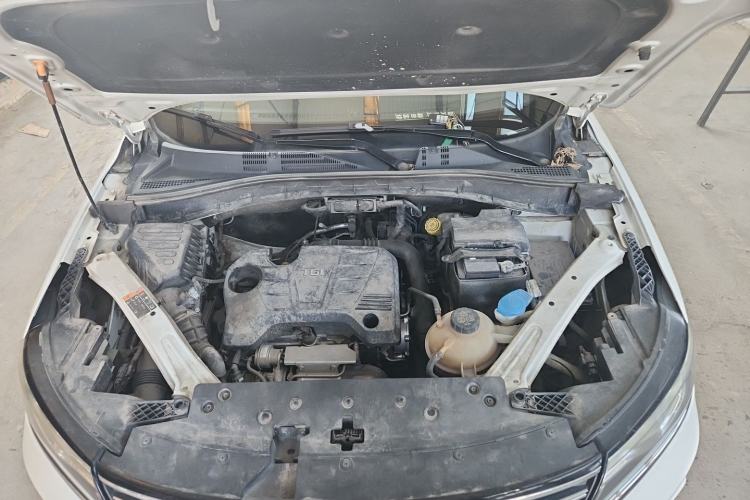Used Roewe RX5 2018 20T Two-Wheel Drive Manual Flagship Edition Engine Bay