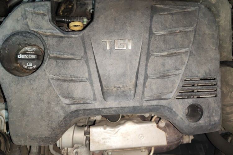 Used Roewe RX5 2018 20T Two-Wheel Drive Automatic Flagship Edition Engine Bay