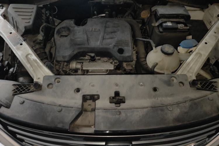 Used Roewe RX5 2018 20T Two-Wheel Drive Automatic Internet Smart Edition Engine Bay