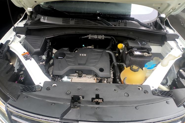 Used Roewe RX5 2018 20T Two-Wheel Drive Automatic Flagship Edition Engine Bay