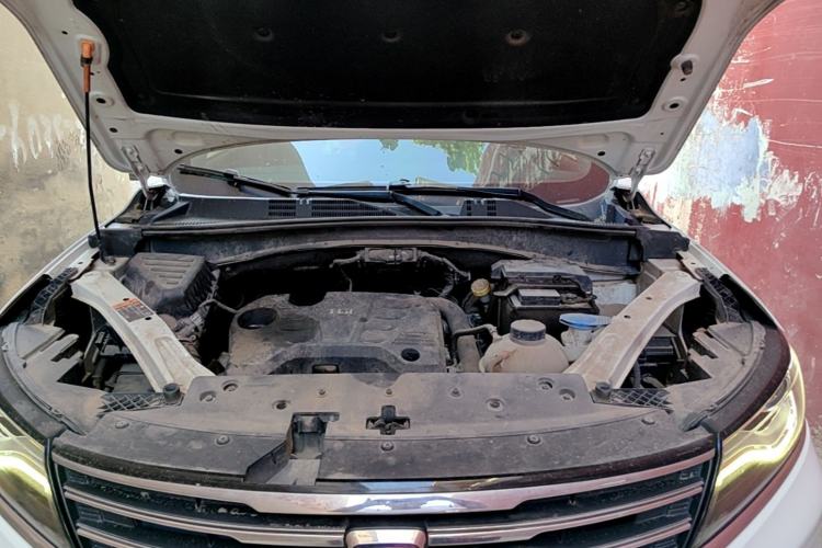 Used Roewe RX5 2018 20T Two-Wheel Drive Automatic Flagship Edition Engine Bay