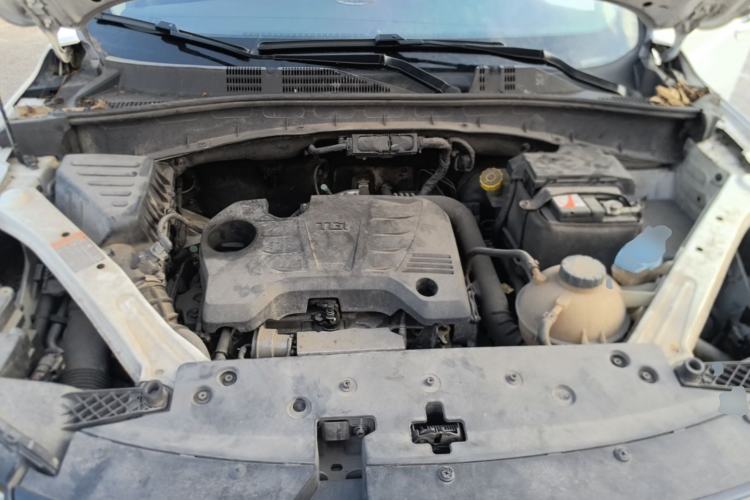 Used Roewe RX5 2018 20T Two-Wheel Drive Manual Internet Smart Edition Engine Bay