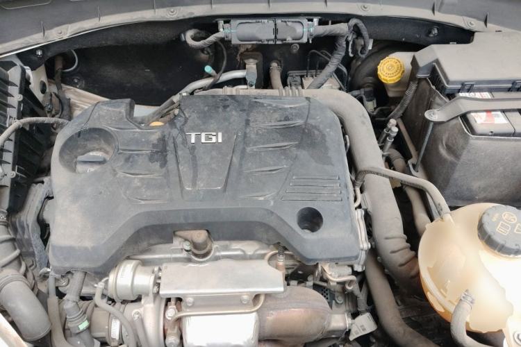 Used Roewe RX5 2018 20T Two-Wheel Drive Automatic Flagship Edition Engine Bay