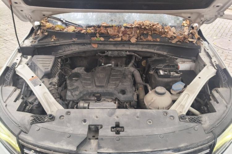 Used Roewe RX5 2018 20T Two-Wheel Drive Automatic Internet Smart Edition Engine Bay