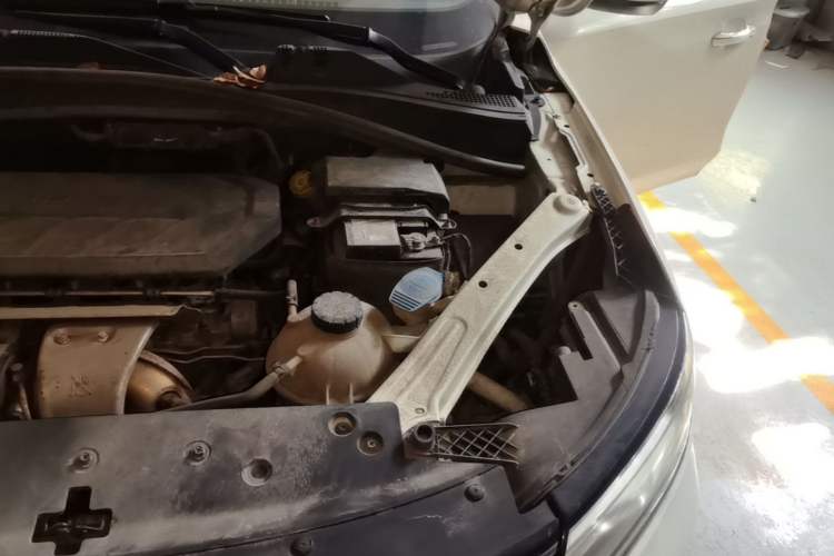 Used Roewe RX5 2018 30T Two-Wheel Drive Automatic Internet Smart Edition Engine Bay Left