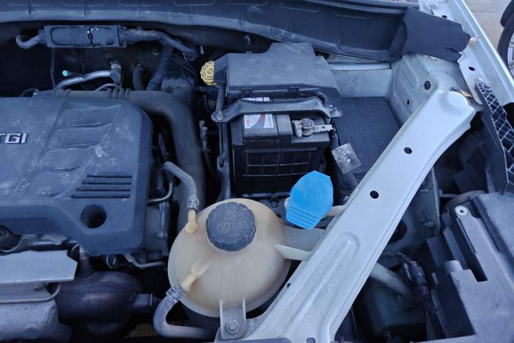 Used Roewe RX5 2018 20T Two-Wheel Drive Automatic Internet Smart Edition Engine Bay Left