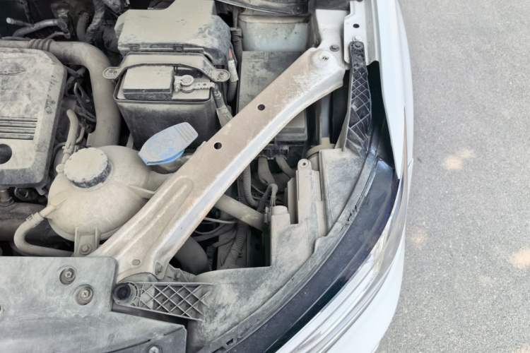 Used Roewe RX5 2018 20T Two-Wheel Drive Automatic Flagship Edition Engine Bay Left