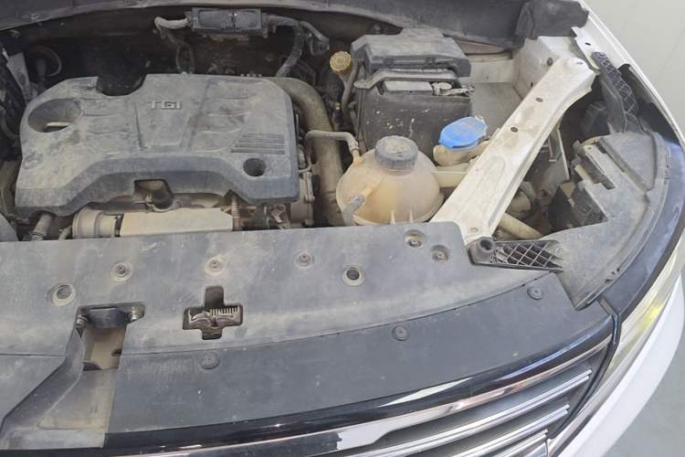 Used Roewe RX5 2018 20T Two-Wheel Drive Automatic Internet Smart Edition Engine Bay Left
