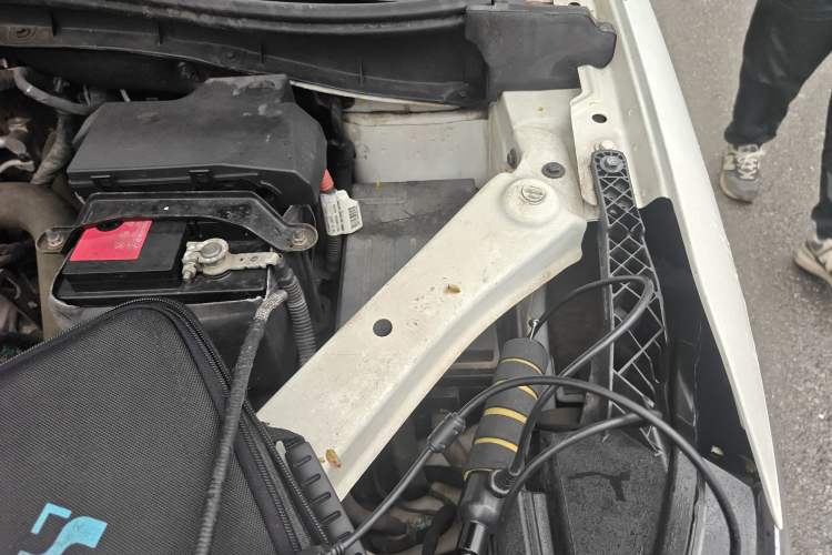 Used Roewe RX5 2018 20T Two-Wheel Drive Automatic Internet Smart Edition Engine Bay Left