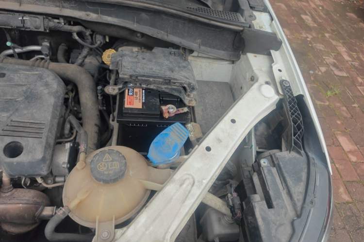 Used Roewe RX5 2018 20T Two-Wheel Drive Automatic Internet Smart Edition Engine Bay Left