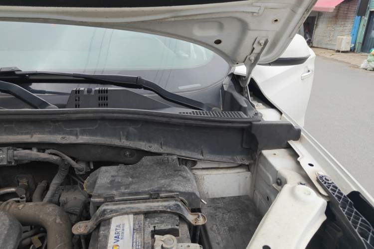 Used Roewe RX5 2018 20T Two-Wheel Drive Automatic Flagship Edition Engine Bay Left