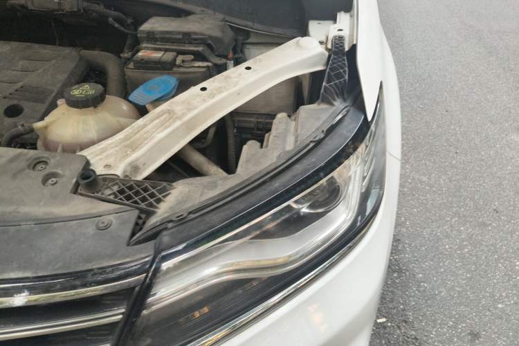 Used Roewe RX5 2018 20T Two-Wheel Drive Automatic Flagship Edition Engine Bay Left