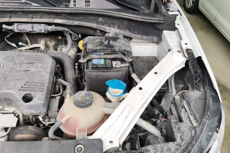 Used Roewe RX5 2018 20T Two-Wheel Drive Automatic Internet Smart Edition Engine Bay Left