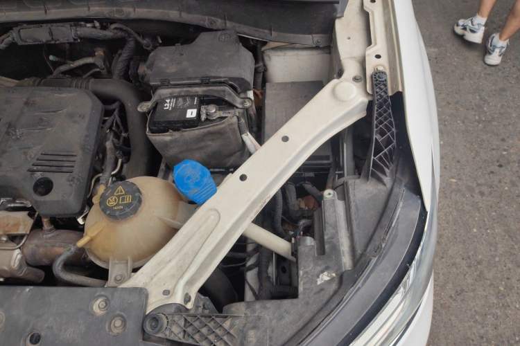 Used Roewe RX5 2018 20T Two-Wheel Drive Automatic Internet Smart Edition Engine Bay Left