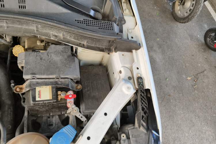 Used Roewe RX5 2018 20T Two-Wheel Drive Automatic Internet Smart Edition Engine Bay Left