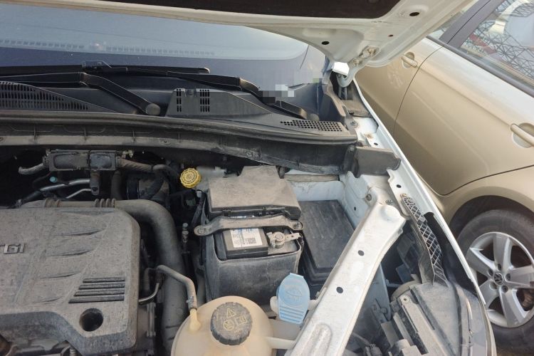 Used Roewe RX5 2018 20T Two-Wheel Drive Automatic Flagship Edition Engine Bay Left