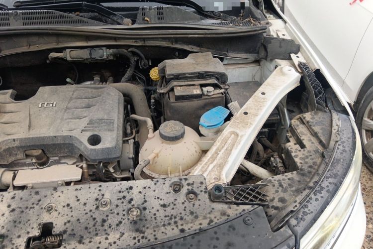 Used Roewe RX5 2018 20T Two-Wheel Drive Automatic Internet Smart Edition Engine Bay Left