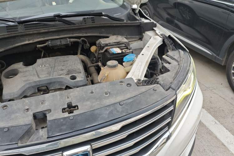 Used Roewe RX5 2018 20T Two-Wheel Drive Automatic Flagship Edition Engine Bay Left