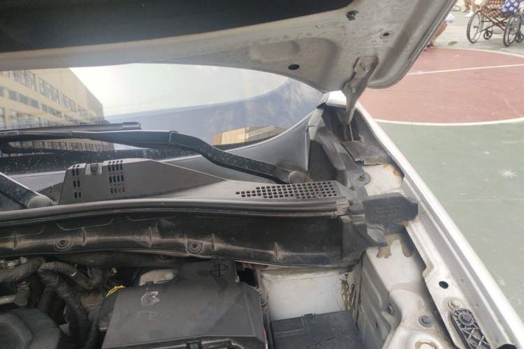 Used Roewe RX5 2018 30T Two-Wheel Drive Automatic Internet Smart Edition Engine Bay Left