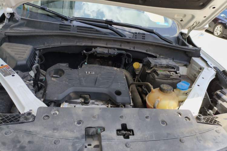 Used Roewe RX5 2018 20T Two-Wheel Drive Automatic Internet Smart Edition Engine Bay Left