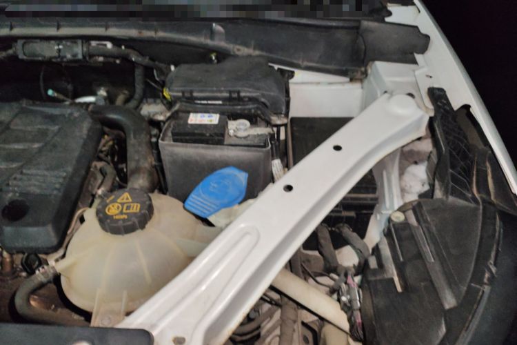 Used Roewe RX5 2018 20T Two-Wheel Drive Automatic Internet Smart Edition Engine Bay Left