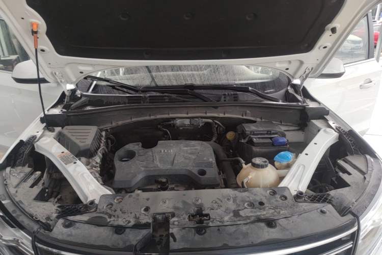 Used Roewe RX5 2018 20T Two-Wheel Drive Automatic Flagship Edition Engine Bay