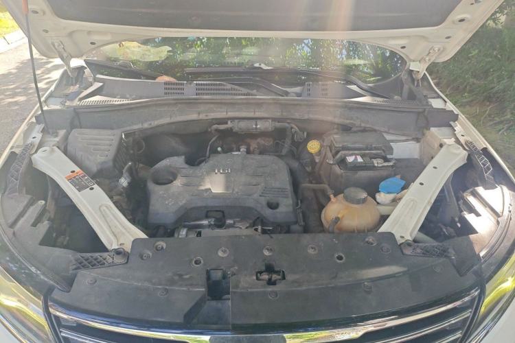 Used Roewe RX5 2018 20T Two-Wheel Drive Automatic Internet Smart Luxury Edition Engine Bay