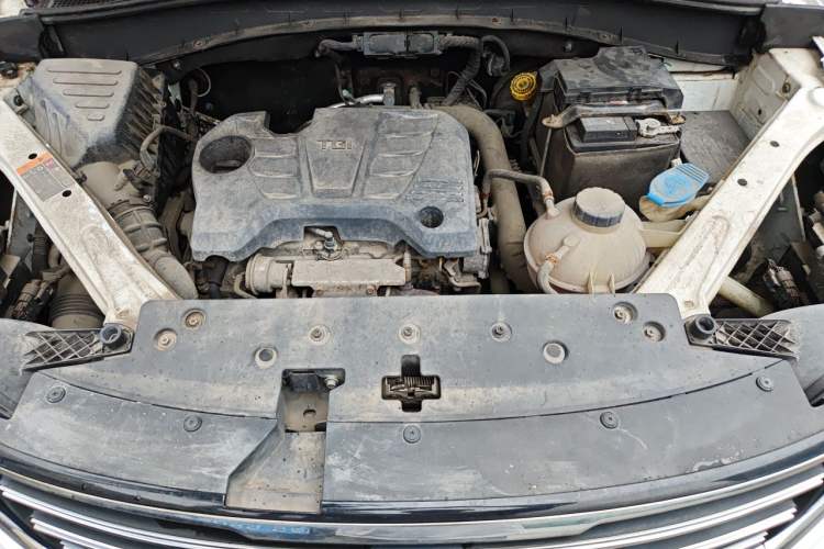 Used Roewe RX5 2018 20T Two-Wheel Drive Manual Flagship Edition Engine Bay