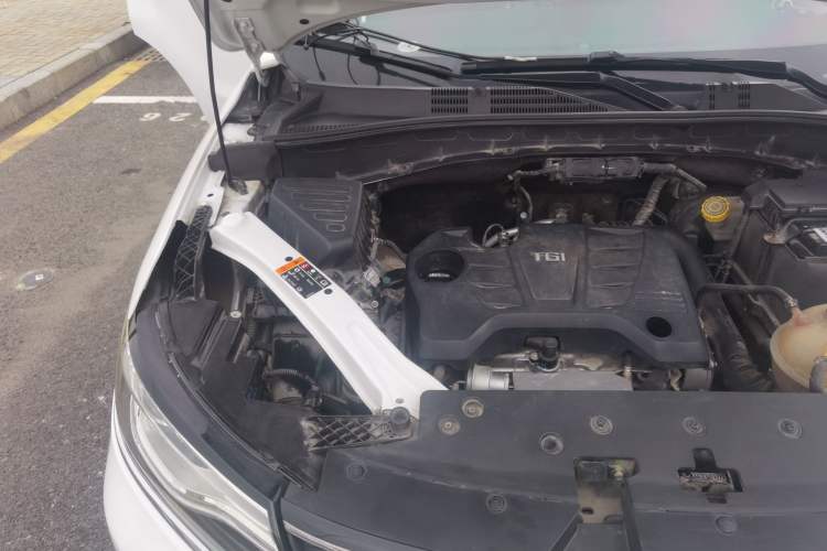 Used Roewe RX5 2018 20T Two-Wheel Drive Automatic Internet Smart Edition Engine Bay Right