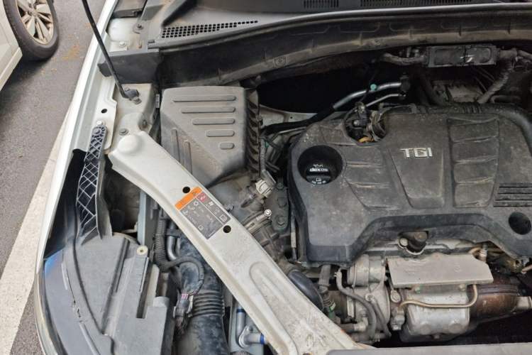 Used Roewe RX5 2018 20T Two-Wheel Drive Manual Flagship Edition Engine Bay Right
