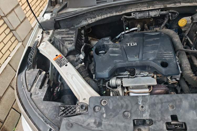 Used Roewe RX5 2018 20T Two-Wheel Drive Automatic Internet Smart Edition Engine Bay Right